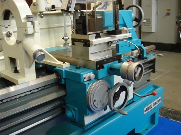 Tornio a controllo numerico